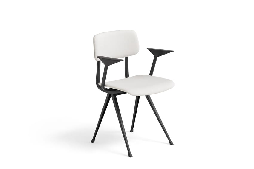 AB807-A001-AA07-01ES_Result Armchair w full uph Steelcut 220 black base.jpg