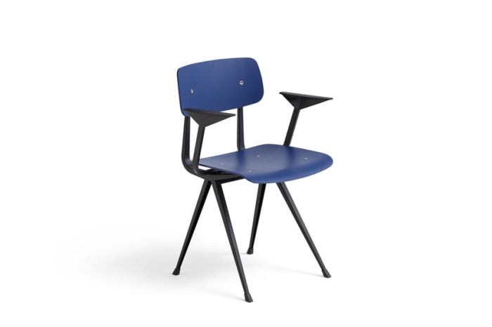 AB807-A198-AA51-01UF_Result Armchair dark blue wb. lacquered oak seat and back black base.jpg