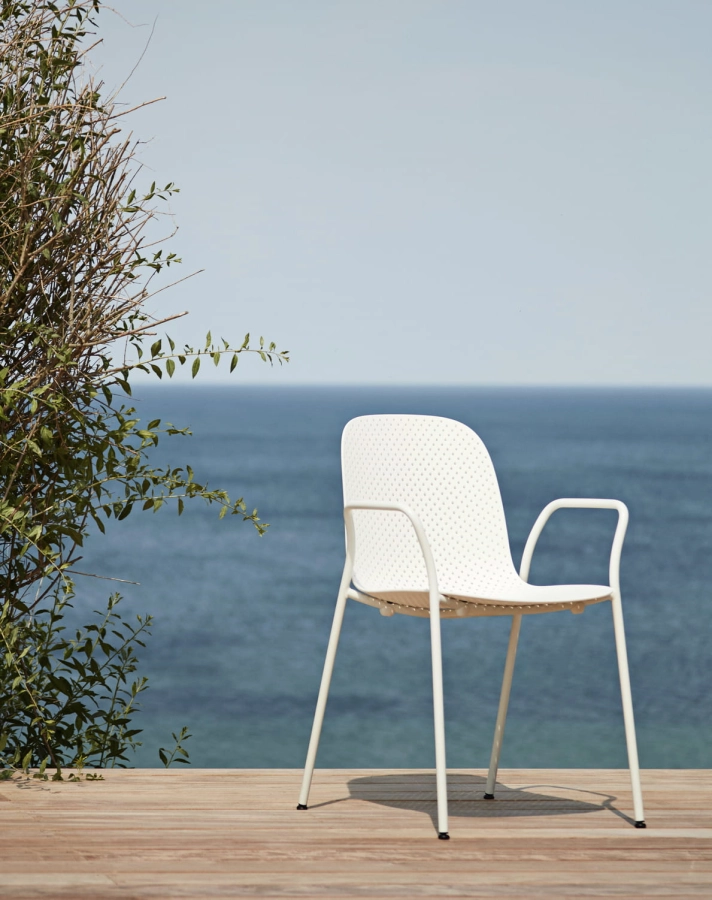 13Eighty Armchair chalk white shell_grey white base.jpg
