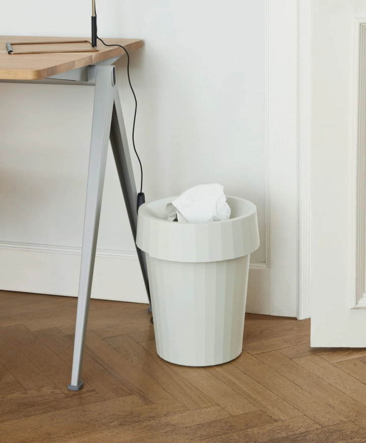 Shade Bin off white_Pyramid Table 01 matt lacquer oak top beige frame.jpg