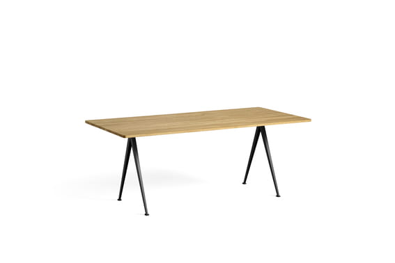 AA640-A295-AA61_Pyramid Table 02_L190xW85_Frame black_Top oak wb lacquered.jpg