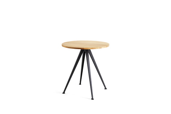 AA648-A304-AA63_Pyramid Cafe Table 21_dia70_Frame black_Top oiled.jpg