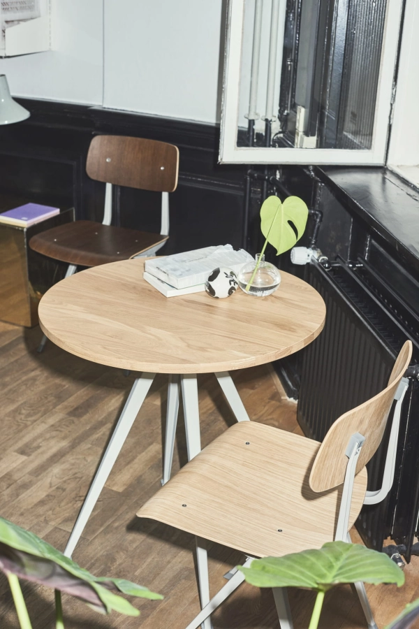 Pyramid Cafe Table 21 clear lacquer top_beige frame_Result Chair smoked seat_beige base_clear lacquer seat_beige base.jpg