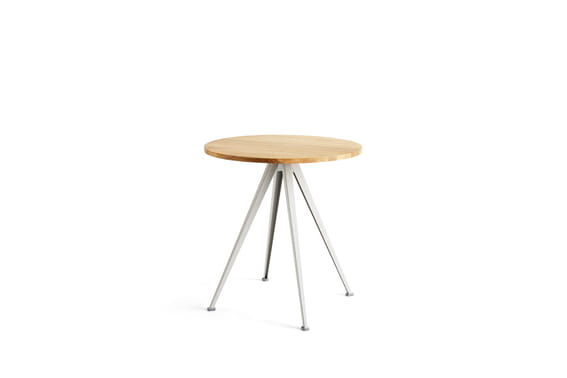AA649-A304-AA63_Pyramid Cafe Table 21_dia70_Frame beige_Top oiled oak.jpg