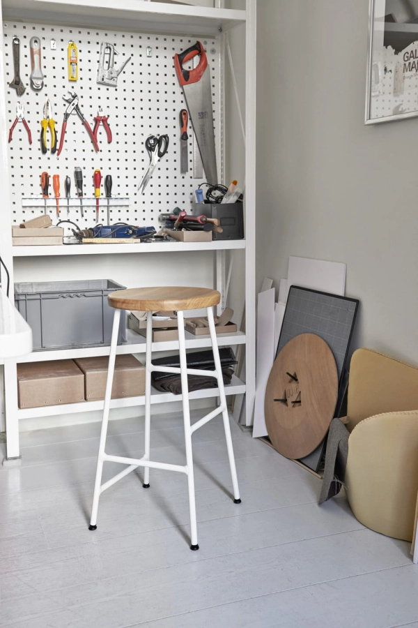 Cornet Bar Stool H75 oiled oak seat white base.jpg