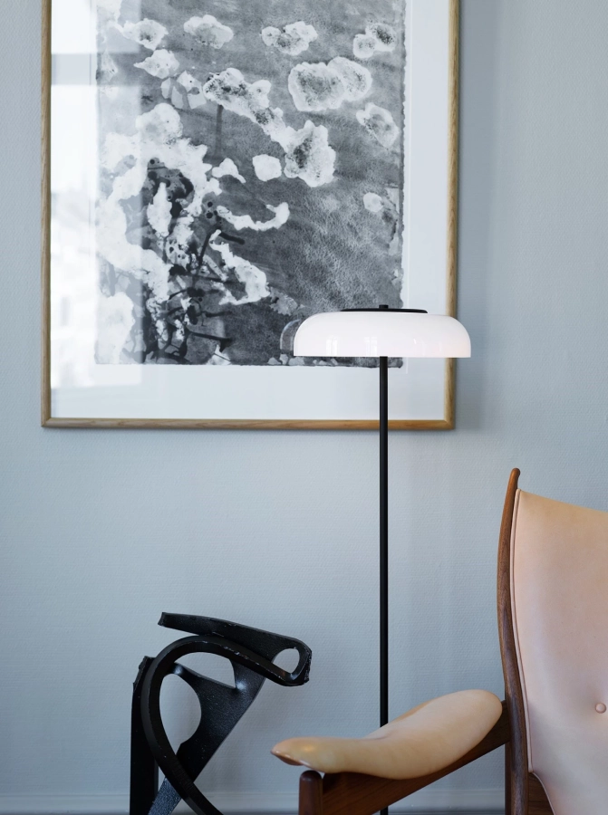 nuura_blossi-floor-black_lifestyle_2.jpg.webp