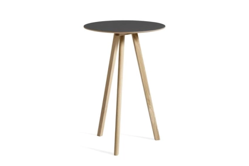 AE864-A531-AR06_CPH20 2.0 High Table dia70xH105 black linoleum tabletop_wb lacquered oak base.jpg