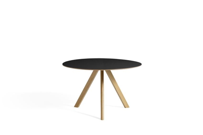 AE815-A530-AR06_CPH20 2.0 Table dia120xH74 black linoleum tabletop_wb lacquered oak base.jpg