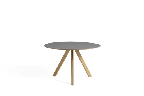 AE815-A530-AR07_CPH20 2.0 Table dia120xH74 grey linoleum tabletop_wb lacquered oak base.jpg