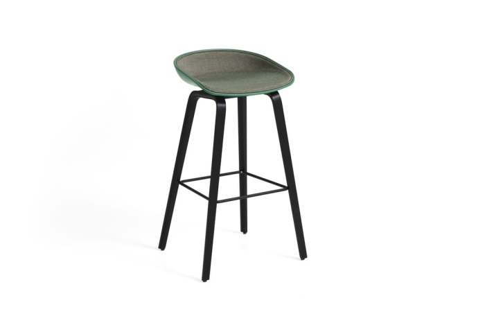 AA010-D139-AA43-01RM_AAS 32 H75 front uph Atlas 931_teal green 2.0 shell_black wb lacquered oak base.jpg