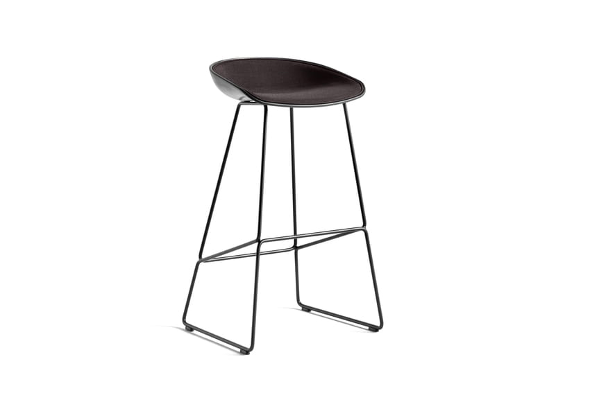AA076-A004-AA01-01HM_AAS 38 High Black seat w. front uph. Remix 383_black 2.0 base.jpg