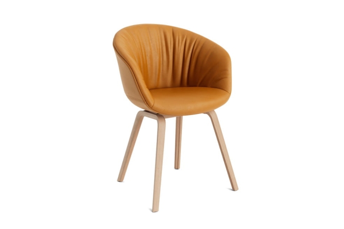 AA216-A108-AA36-02AS_AAC 23 Soft Sense cognac_wb lacquer oak base.jpg