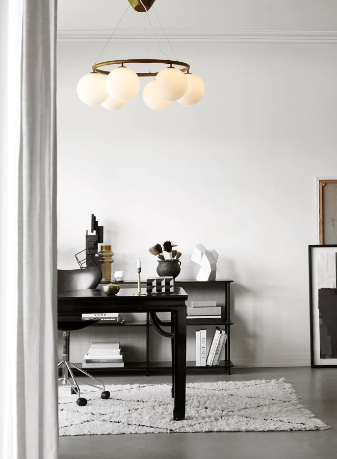 nuura_miira_6_circular_dark_bronze_opal_3_72.jpg.webp