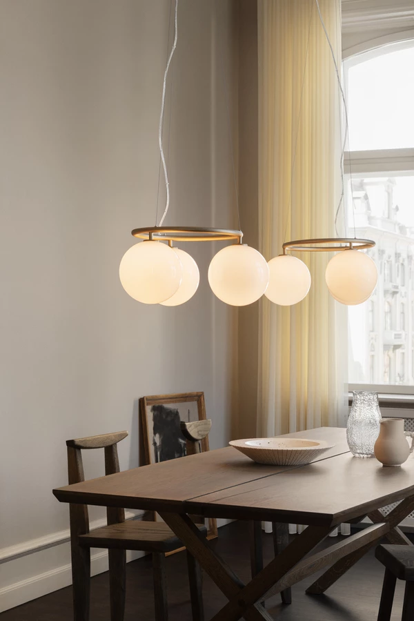 nuura-miira-3-mini-chandelier-paired-long-table-lighting.jpg.webp