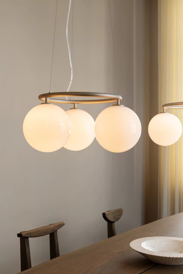 nuura-miira-3-mini-chandelier-table-lighting.jpg.webp