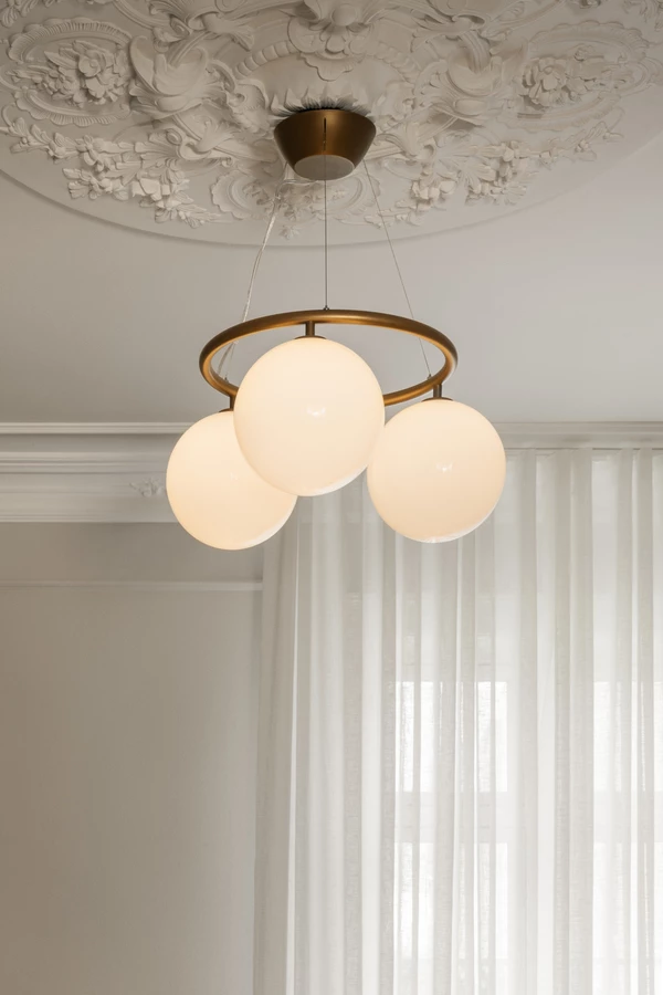 nuura-miira-3-living-room-chandelier-dark-bronze-closeup.jpg.webp