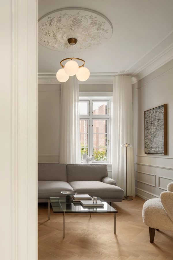 nuura-miira-3-living-room-chandelier-dark-bronze.jpg.webp