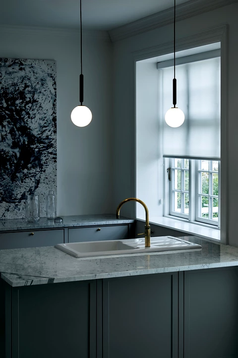 nuura_miira_1_opal_lifestyle_1.jpg.webp
