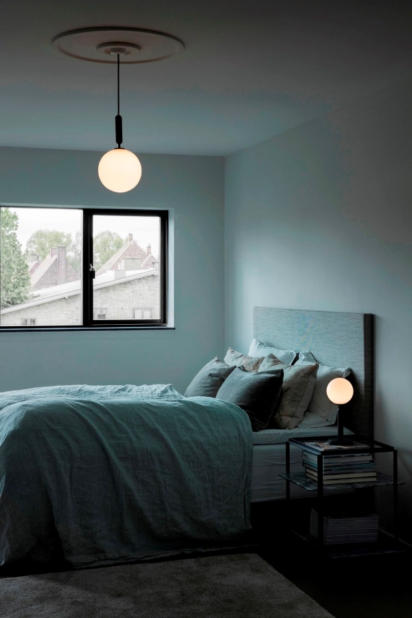 nuura_miira-1-large_lifestyle_3.jpg.webp