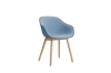 AC082-D136-AA13-02CN_AAC 212 front uph Flamiber Ice blue J7_azure blue 2.0 shell_wb lacquered oak base.jpg