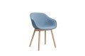 AC082-D136-AA13-02CN_AAC 212 front uph Flamiber Ice blue J7_azure blue 2.0 shell_wb lacquered oak base.jpg