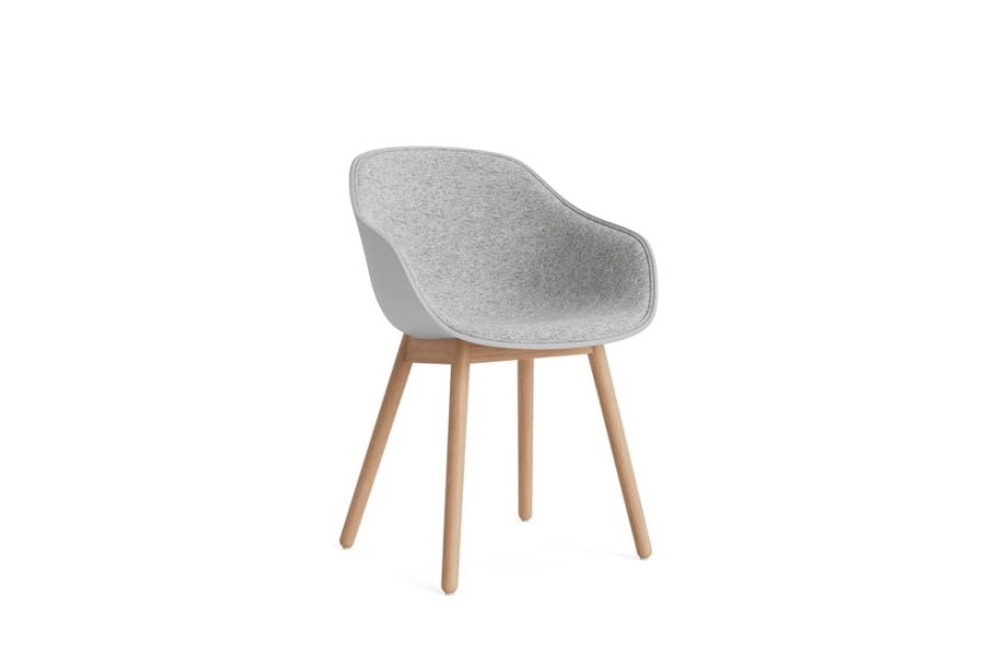 AC082-D166-AA25-01CA_AAC 212 front uph Hallingdal 110_concrete grey 2.0 shell_wb lacquered oak base.jpg