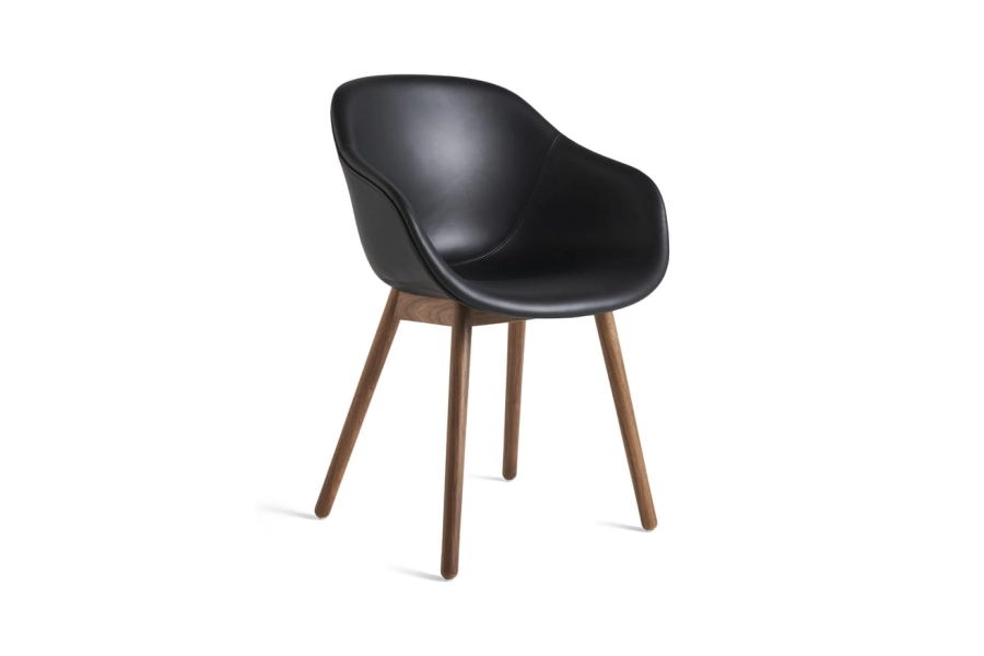AC092-A001-AA36-02BC_AAC 213 Sense black_wb lacquered solid walnut.jpg