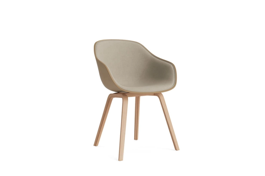 AC106-D130-AA18-01GH_AAC 222 front uph Fiord 322_clay 2.0 shell_wb lacquered oak base.jpg