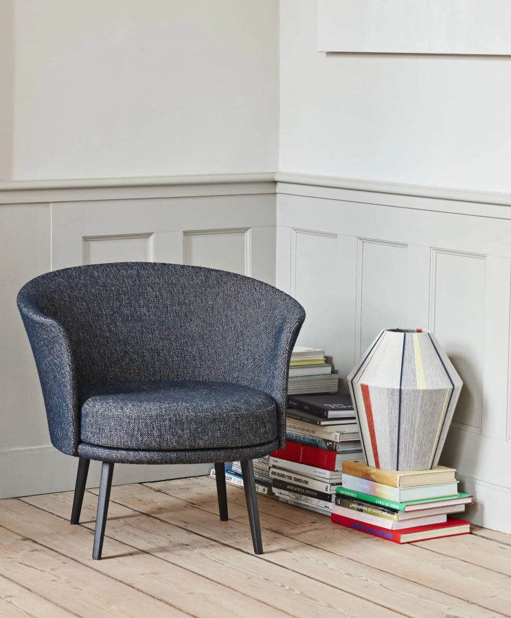 Dorso Fairway Dark Blue 308-288 black powder coated steel_Bonbon Shade 320 grey melange.jpg