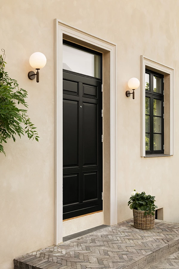 nuura-miira-wall-outdoor-lamp-entrance-door-lighting-aw22.jpg.webp