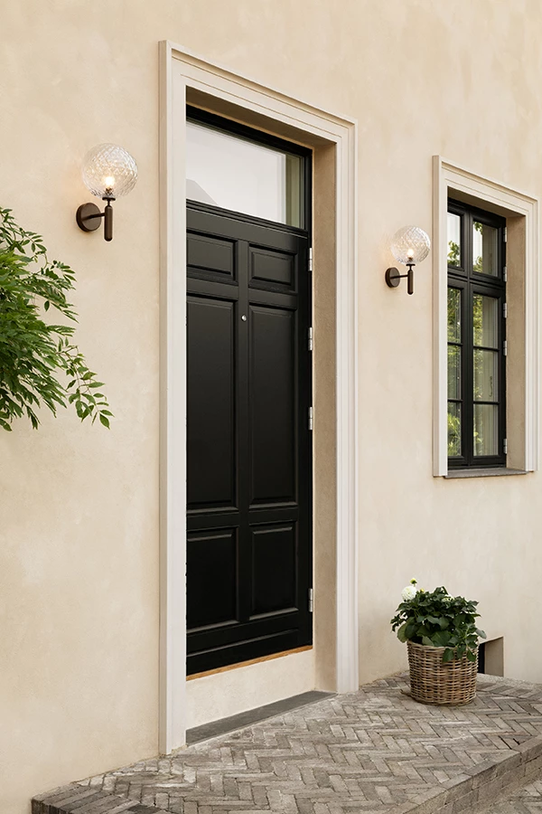 nuura-miira-wall-outdoor-entrance-areas-lighting-aw22.jpg.webp