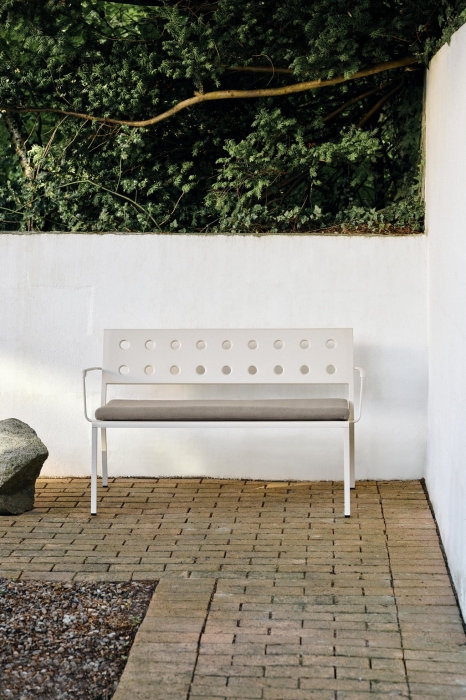 Balcony Dining Bench with arm chalk beige_Balcony Seat Cushion beige yeast.jpg