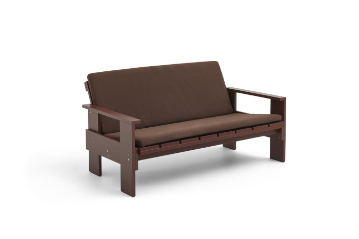 AE673-C946_Crate Lounge Sofa iron red wb lacquered pinewood_Folding Cushion iron red textile.jpg
