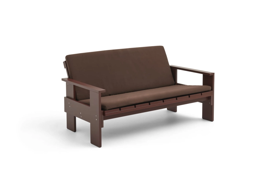 AE673-C946_Crate Lounge Sofa iron red wb lacquered pinewood_Folding Cushion iron red textile.jpg