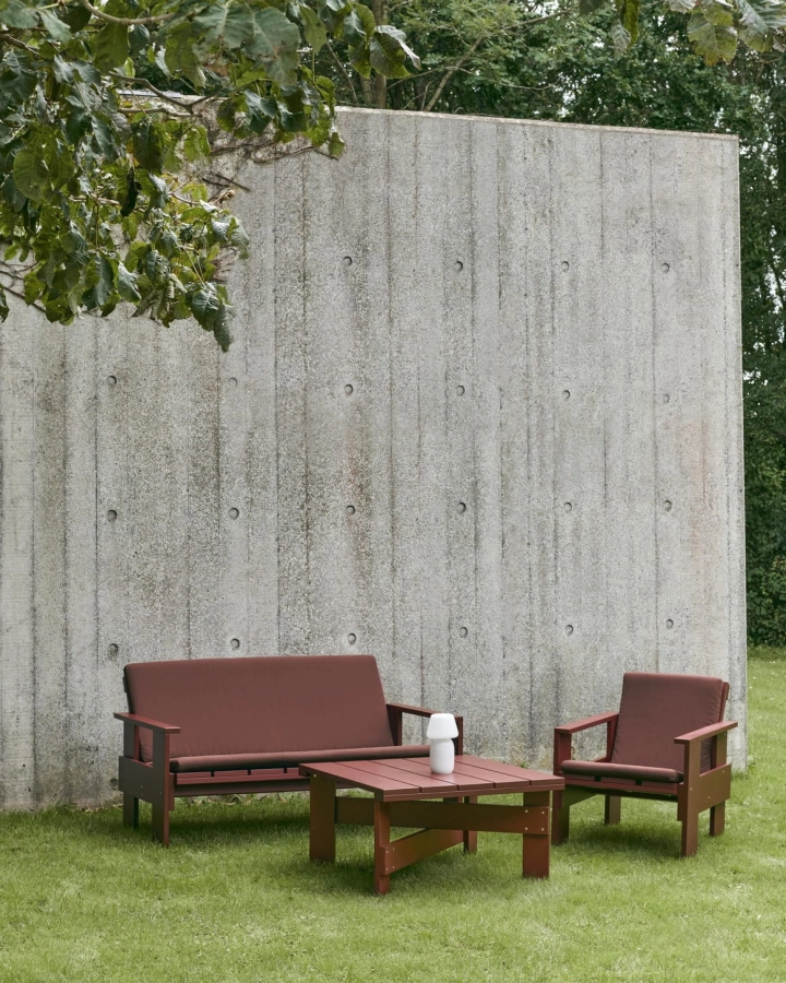 Crate Lounge Sofa iron red wb lacquered pinewood_Crate Low Table L75xW75,5xH40 iron red wblacquered pinewood 02.jpg