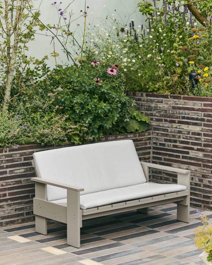 Crate Lounge Sofa london fog wb lacquered pinewood_Crate Lounge Sofa Folded Cushion sky grey.jpg