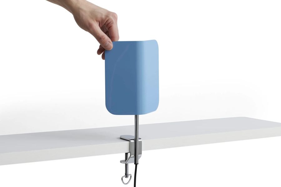 AD346-A638_Apex Clip Lamp pastel blue_detail.jpg