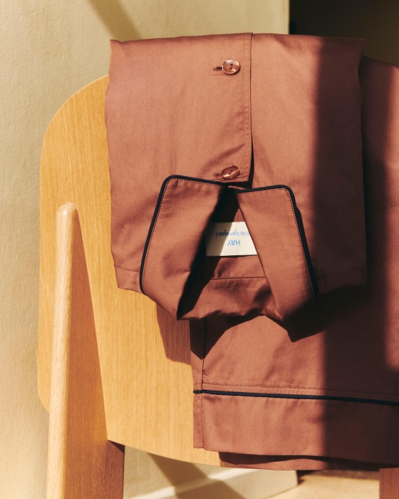 Outline Pyjama LS Shirt S-M milk chocolate_Outline Pyjama Trousers S-M milk chocolate_Chisel Lounge Chair wb lacquered oak.jpg