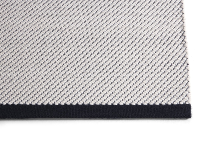 AD857-A883-AO13_Bias Rug Tint 170x240 black tint_detail.jpg