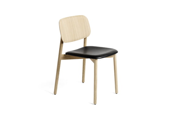 AA36-02BC_Soft Edge 60 upholstery_wb lacquer oak_seat Sense black.jpg