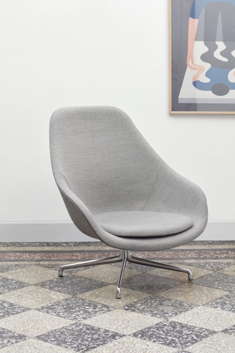 AAL 91 uph Hallingdal 130 w cushion alu base.jpg