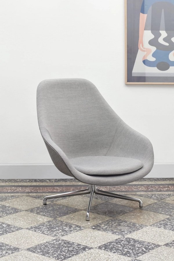 AAL 91 uph Hallingdal 130 w cushion alu base.jpg