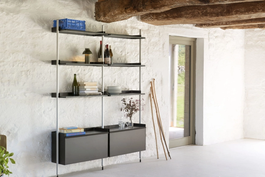 Pier System 132 PS black powder coated steel clear anodised profiles_PC Portable olive_HAY colour crate M electric blue 01.jpg