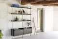 Pier System 132 PS black powder coated steel clear anodised profiles_PC Portable olive_HAY colour crate M electric blue 01.jpg