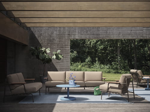 Settle-sofa-3-2-lounge-chair-ribbed-weave-5-taupe-ply-rug-recycled-poly-light-blue-ridge-vase-16-glass-linear-steel-muuto-org_3.jpg
