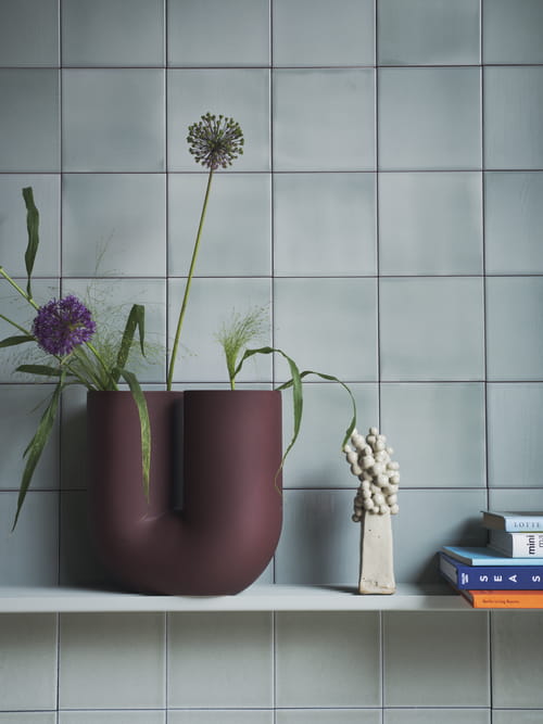 Kink-vase-26-deep-red-muuto-org_3.jpg