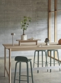 Linear-system-high-table-105-oak-tray-75-visu-bar-stool-75-dark-green-ridge-planter-15-off-white-linear-table-lamp-muuto-org_3.jpg