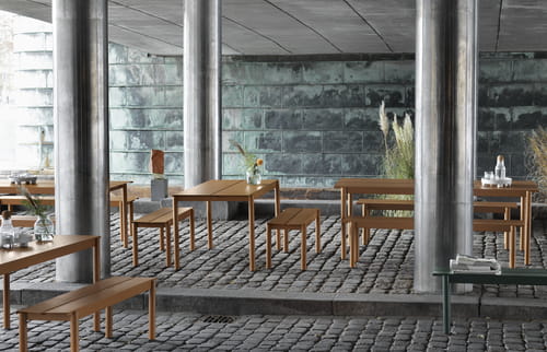 Linear-Steel-Table-Bench-Burnt-Orange-Dark-Green-Silent-Platform-Corky-Muuto-Org_3.jpg