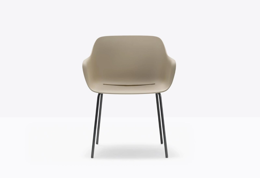 babila-xl-2734-still-03.jpg