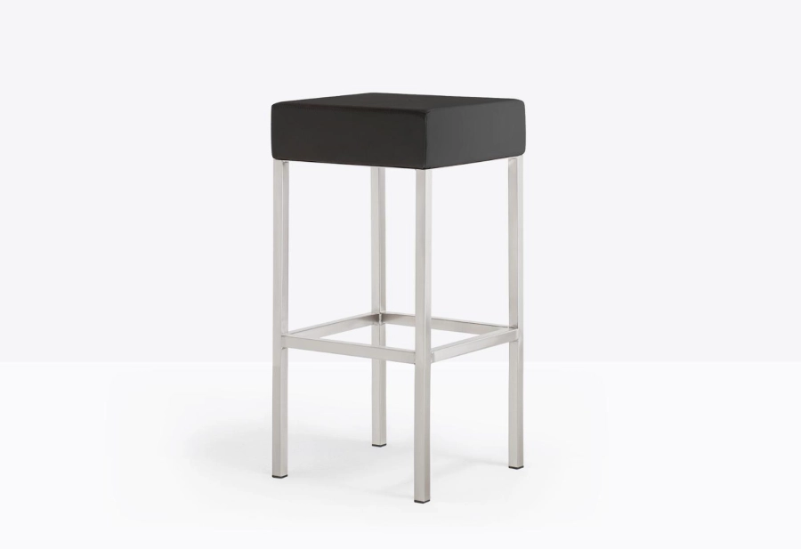 cube-xl-1451-still-03.jpg
